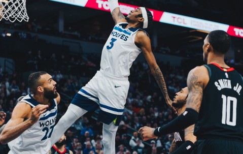 开云官方-关于转会期尼斯主帅复盘：NBA常规赛节点到来，底气十足，轮换策略成焦点的信息